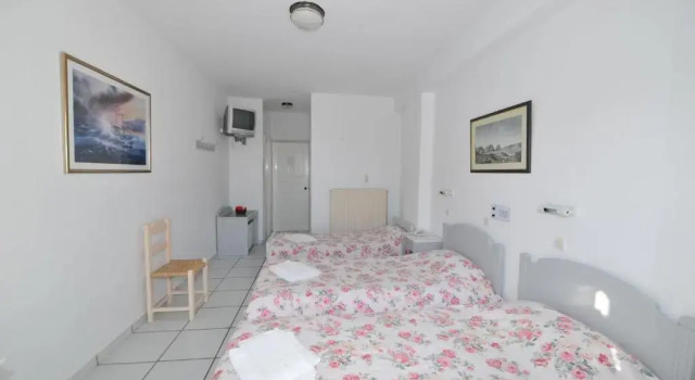 Трёхместный номер Standard King Thiras Hotel