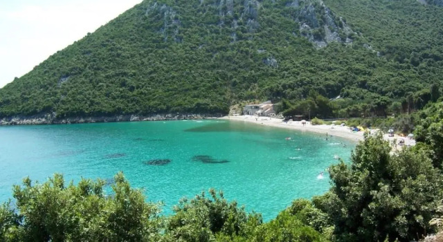 Apartments Ivana - free parking and 100m from the beach