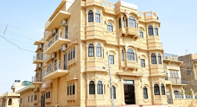 V Resorts Pithla Heritage Jaisalmer, Забронировать Отель Отели штата Раджастхана с парковкой, Парковка