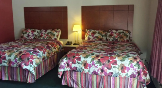 Четырёхместный номер Standard Budget Inn Fairport