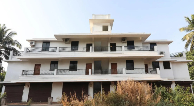 OYO Home 81707 Elegant 1bhk Varca