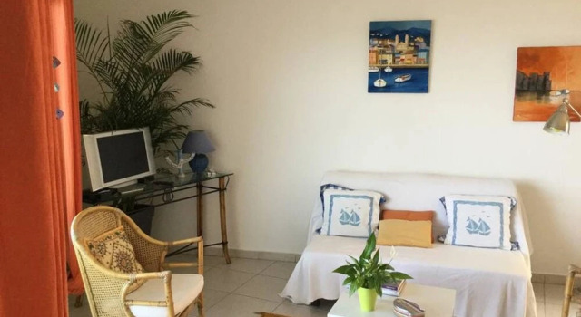 Apartment With one Bedroom in Santa-maria-poggio, With Wonderful sea V, Varaa Huoneisto  
