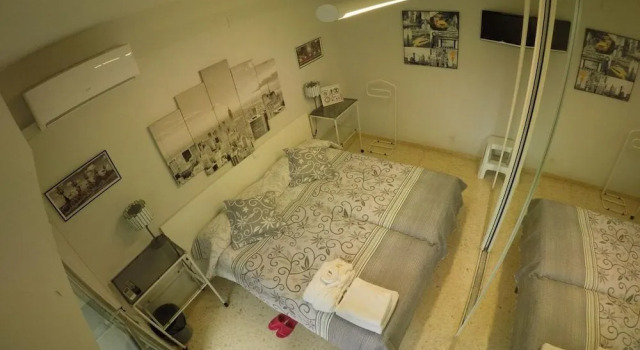 Station2b Bed And Breakfast, Забронировать Отель Малага Коста-дель-Соль, рядом с Музей Кармен Тиссен