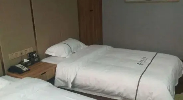 Люкс Deluxe Xiaogan Education Hotel