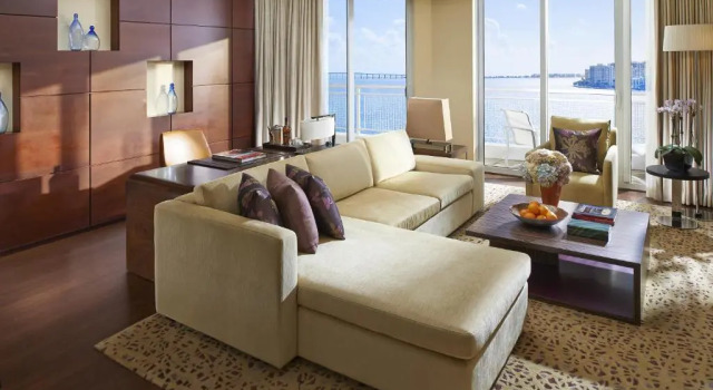 Двухместный люкс Premier с видом на залив Mandarin Oriental Miami