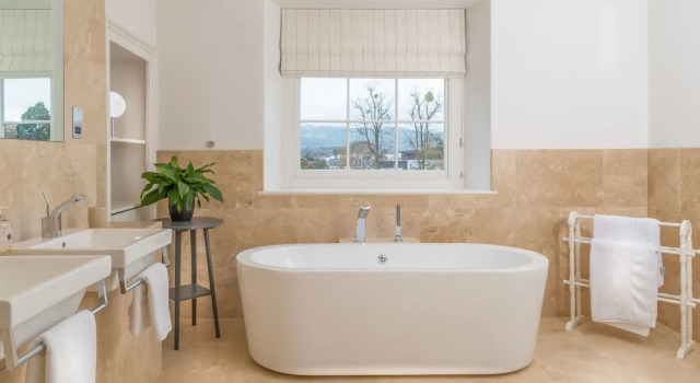 Люкс Luxury Ravenhurst Bed and Breakfast