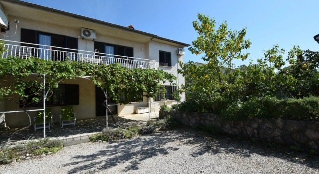 Apartments Blazevic, Prenota Appartamento Hotel a Isole Quarnerine con parcheggio, Parcheggio