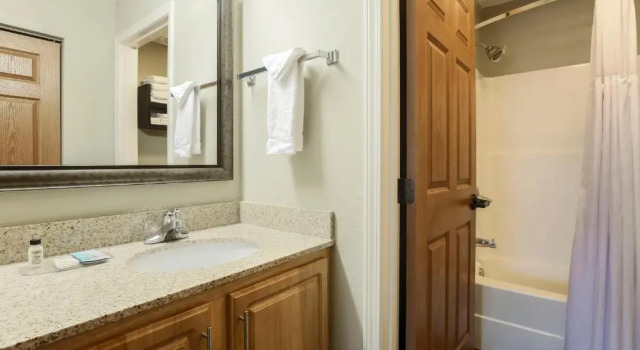 Двухместный номер Standard Staybridge Suites Columbus-Dublin by IHG