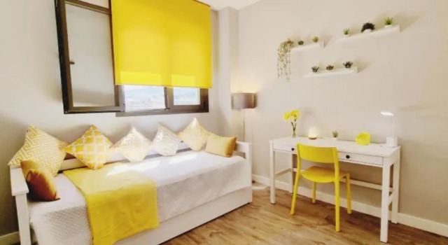 Excellent location- Beach, Pool, Telework, 2 Bikes, Parking & Wifi GRATIS at "CaSa Carol'S"