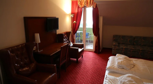 Трёхместный номер Standard с балконом Hotel Kaiser Franz Josef