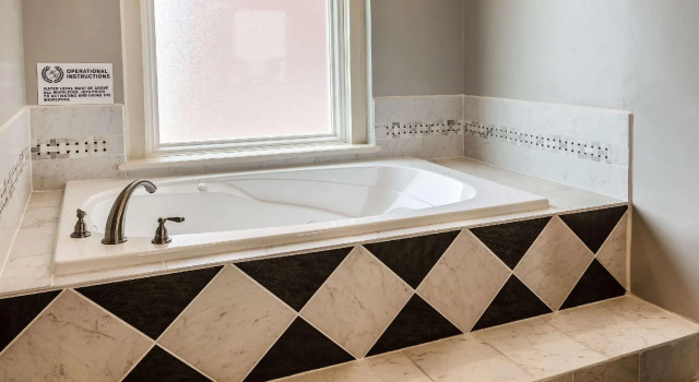 Двухместный люкс Hotel Bothwell Sedalia Central District, an Ascend Collection Hotel