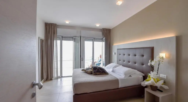 Полулюкс Hotel Globus