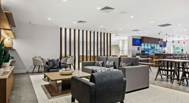Отель Doubletree By Hilton New York Jfk Airport