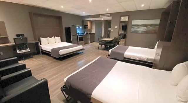 Номер Deluxe Hotel & Suites Le Dauphin Drummondville
