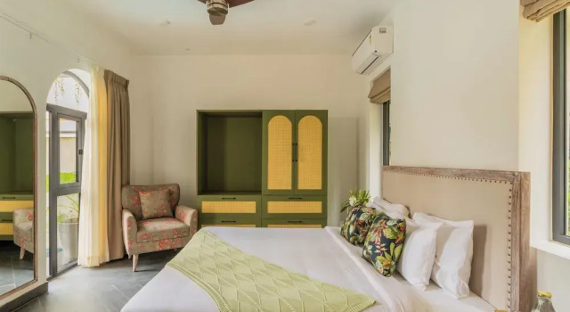 BellaVie | 3-BHK Villa With Private Pool & TV Lounge Area In A Gated Complex, Boek Villa Siolim Noord-Goa