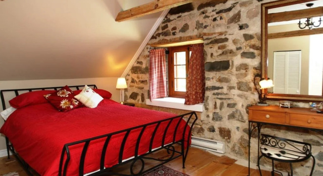 Éden sur Terre, Rezervasyon Otel  