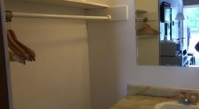 Четырёхместный номер Standard Royal Inn Motel