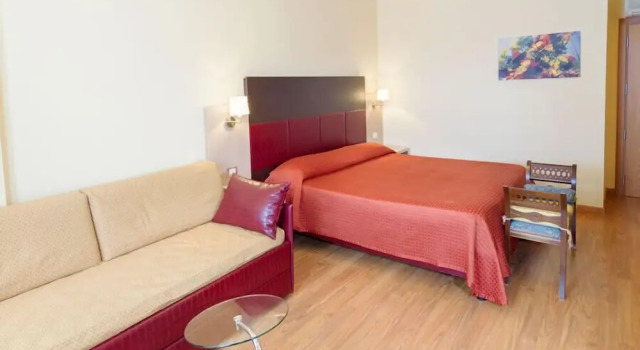 Трёхместный номер Standard с балконом Hotel Miami