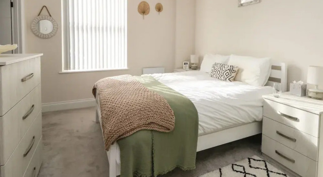 3 Compass Point