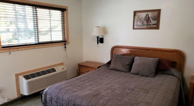 Yosemite Riverside Inn, Book Hotel Pine Mountain Lake USA