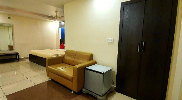 Люкс Venkateshwara Mitra Residency by OYO Rooms
