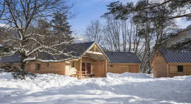 Huttopia Bourg Saint Maurice, Rezerwuj Pole kempingowe Kempingi i glamping w Owernia, Pole kempingowe