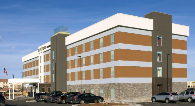 Кровать в общем номере Home2 Suites by Hilton Denver International Airport