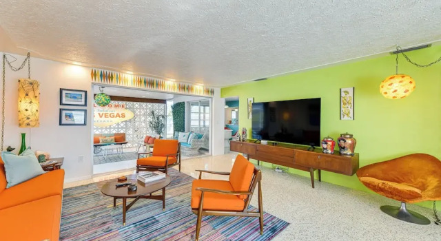 Коттедж Lanai & Pet Friendly! Retro-chic Sarasota Home!
