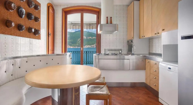 Villa Francesca-Grande appartamento in riva al lago