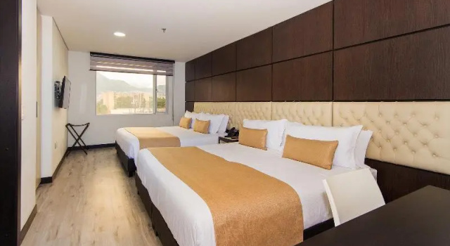 Четырёхместный номер Standard Hotel American Visa Tower