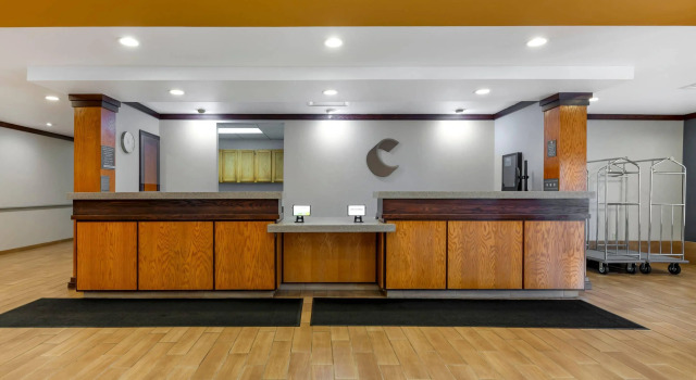 Comfort Inn & Suites Akron South, 预订 酒店 阿克伦城 俄亥俄州