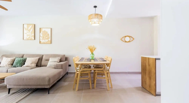 Коттедж Chic 2BR Stay w Terrace Picuzzi 5 Min to Beach
