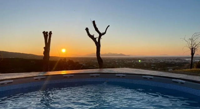 Yorgos, amazing sunset view house