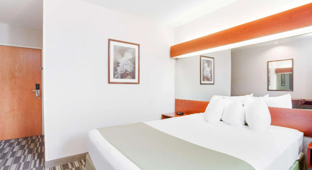 Двухместный номер Standard Microtel Inn & Suites by Wyndham Olean