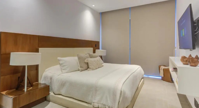 Апартаменты Sailview 801 Romantic Zone Rooftop Pool Ocean Views