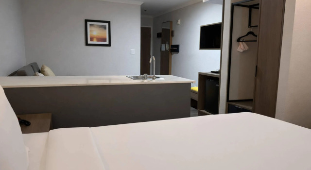 Двухместный люкс Econo Lodge Inn & Suites Santa Rosa South