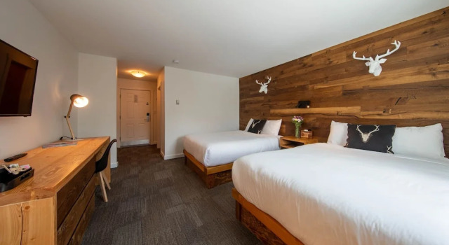 Четырёхместный номер Standard с видом на горы Heather Mountain Lodge