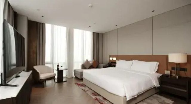 Люкс с 3 комнатами V-Continent Chongqing Executive Apartment