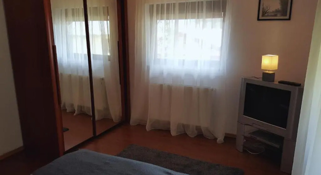 Apartament Ferdinand, Забронировать Апартаменты/квартира Отели Синая с парковкой, рядом с Замок Пелеш, Парковка