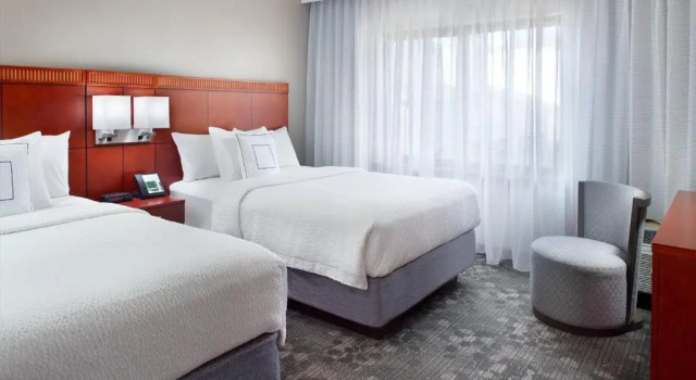 Двухместный люкс Courtyard by Marriott Greensboro
