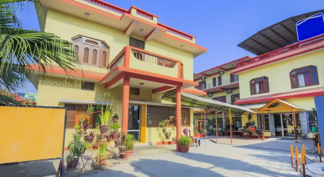OYO 360 Hotel Sorai, Prenota Hotel Dhangadhi Sudurpashtin Pradesh Province