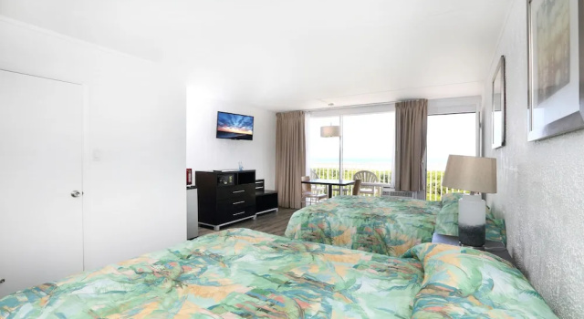 Четырёхместный номер Deluxe с видом на океан Olympic Island Beach Resort