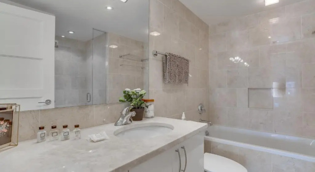 Апартаменты Heaven on Washington Fully Furnished Apartments