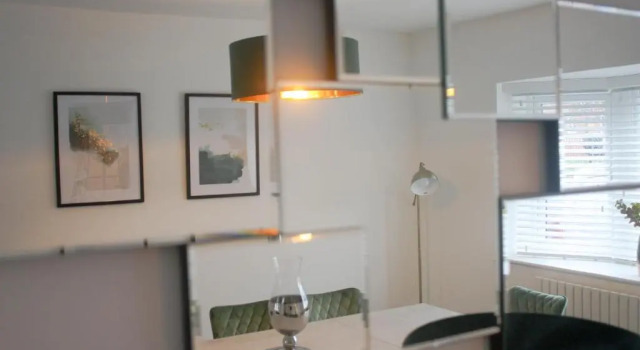 Коттедж The White House - Grand & Spectacular 5-bed, sleeps 14- Central Solihull, NEC, JLR, HS2, Resorts World, Airport