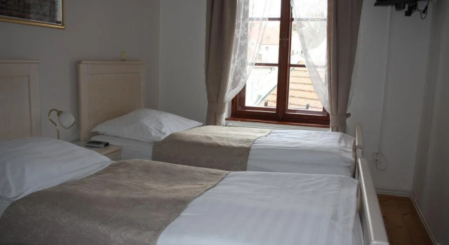 Hotel Barbakan, Забронировать Отель Отели Чески-Крумлов с парковкой, рядом с House of the Dyed Cloth, Парковка
