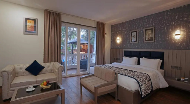 Двухместный номер Deluxe с балконом и с видом на бассейн Grand Continent Anjuna A Sarovar Portico Affiliate Hotel
