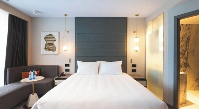 Двухместный номер Standard с балконом и с видом на озеро Crowne Plaza Constanta - Mamaia Beach by IHG