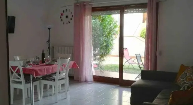 Prato Verde - Girasole, Забронировать Отель Отели Сан-Феличе-дель-Бенако с бассейном, Бассейн