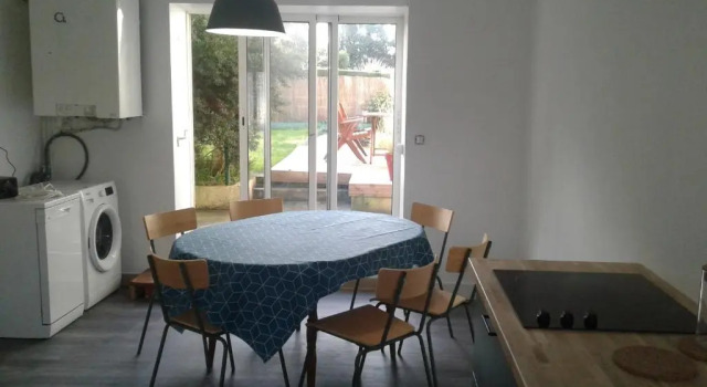 Gite à 50m de la mer par chemin piétonnier !, Reservar Hotel Reville Cotentin