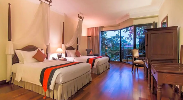 Двухместный номер Deluxe с балконом Angkor Palace Resort & Spa